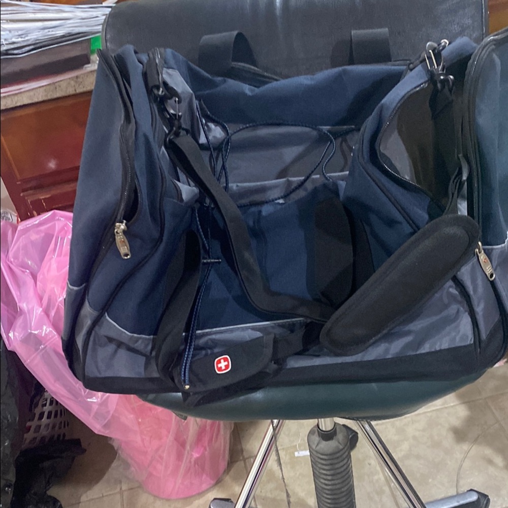 SwissGear Black Duffel Bag with Sturdy Straps free combination lock included